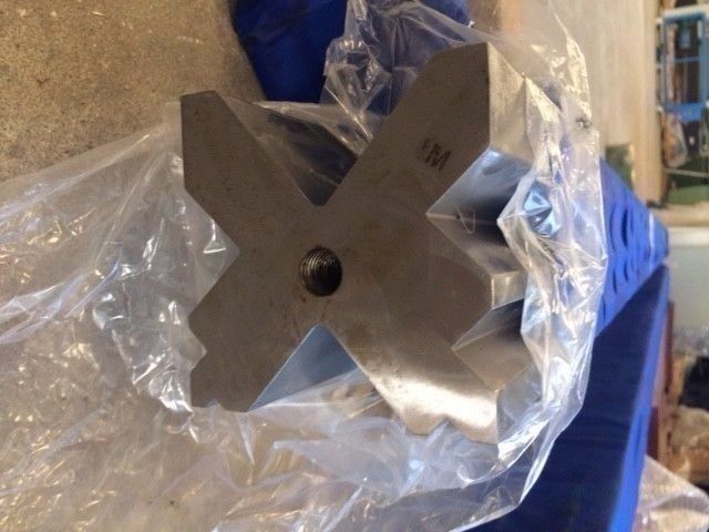 V-BLOCK 110 X 110 X 3200MM V-BLOCK 110 X 110 X 3200MM